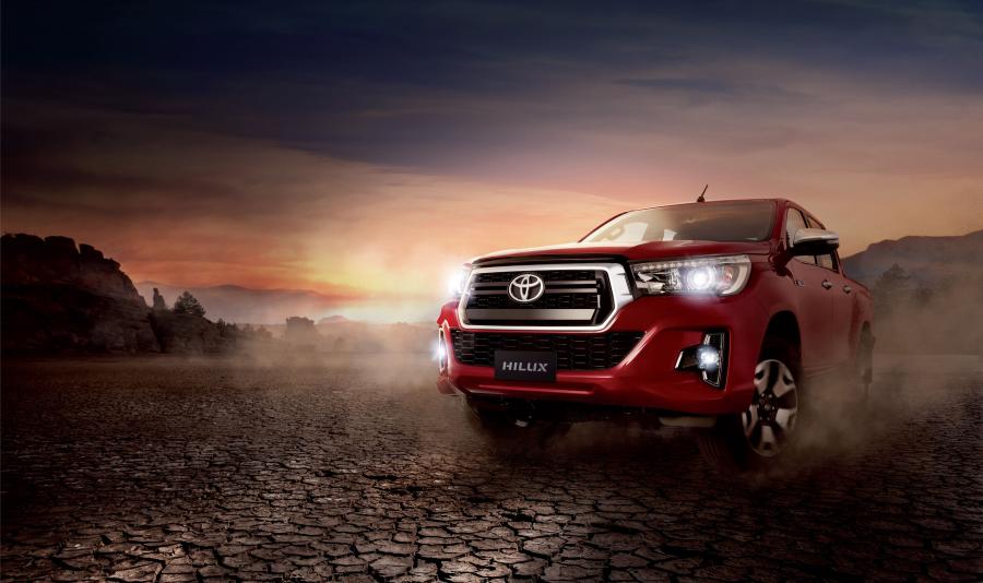  Toyota Hilux SRX 50th Anniversary Double Cab 2018 года  (LA) (фото 7 из 9)